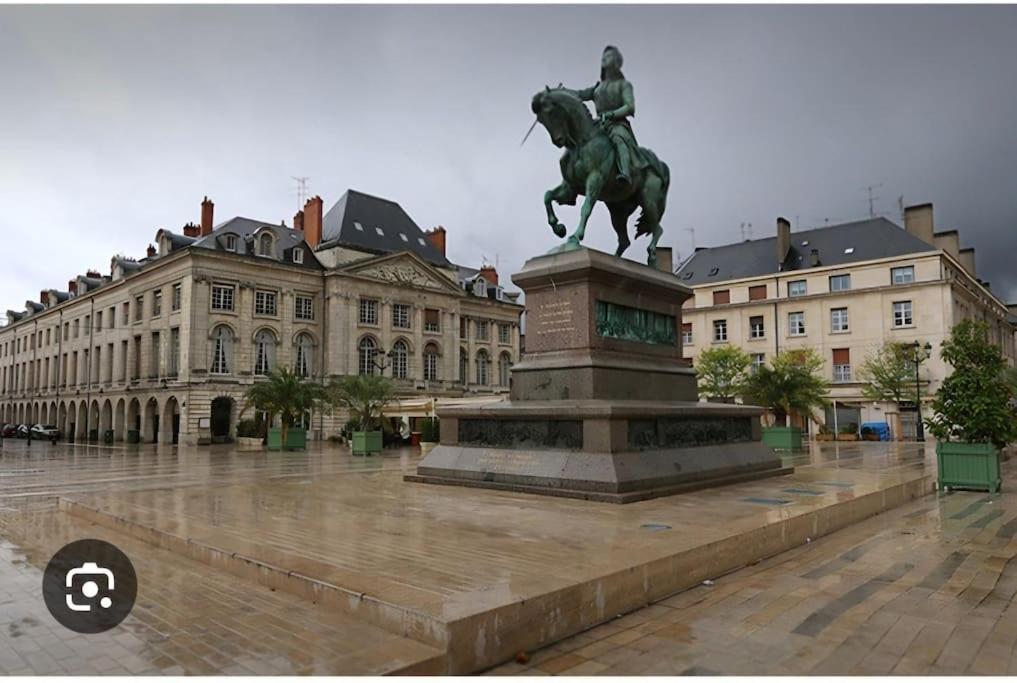 Joli F2 Gare Orleans Avec Parking Prive Et Balcon Classe 3 Etoiles מראה חיצוני תמונה