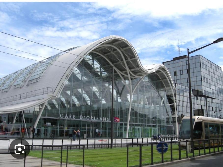 Joli F2 Gare Orleans Avec Parking Prive Et Balcon Classe 3 Etoiles מראה חיצוני תמונה
